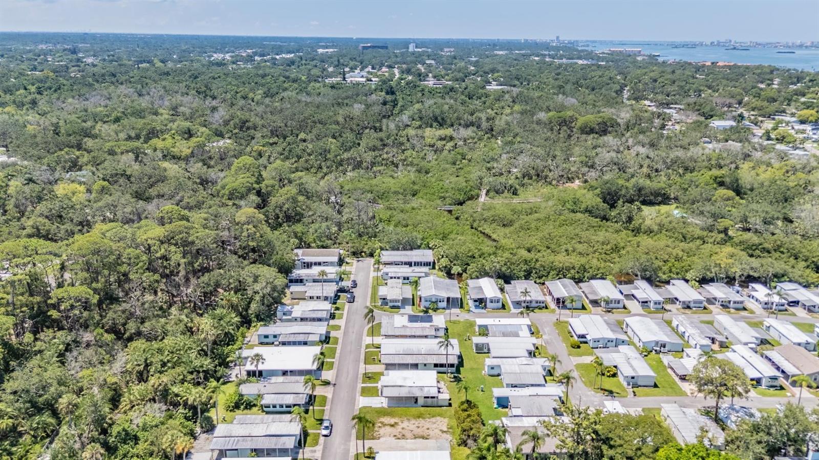 Listing photo id 13 for 605 Michigan Boulevard 105