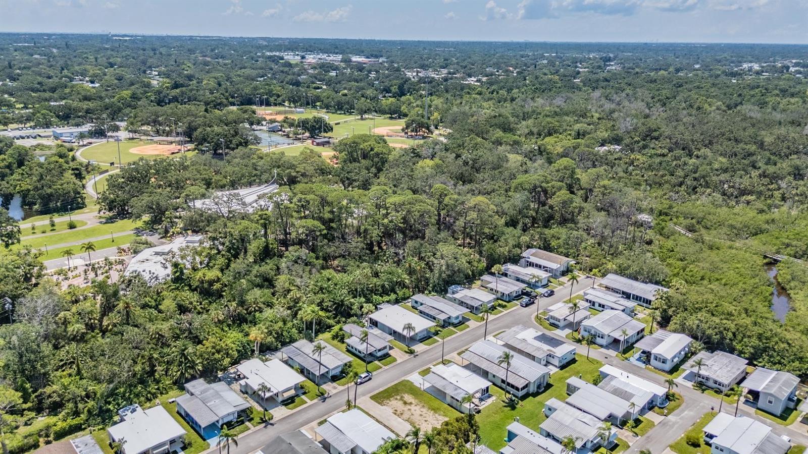 Listing photo id 14 for 605 Michigan Boulevard 105