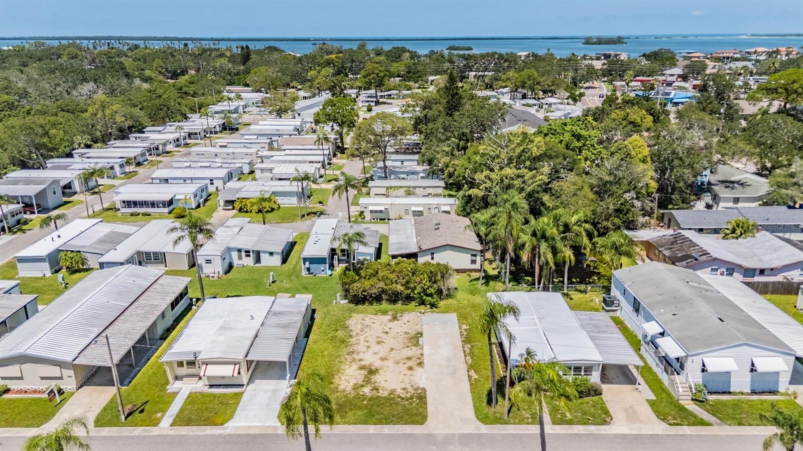 Listing photo id 5 for 605 Michigan Boulevard 105