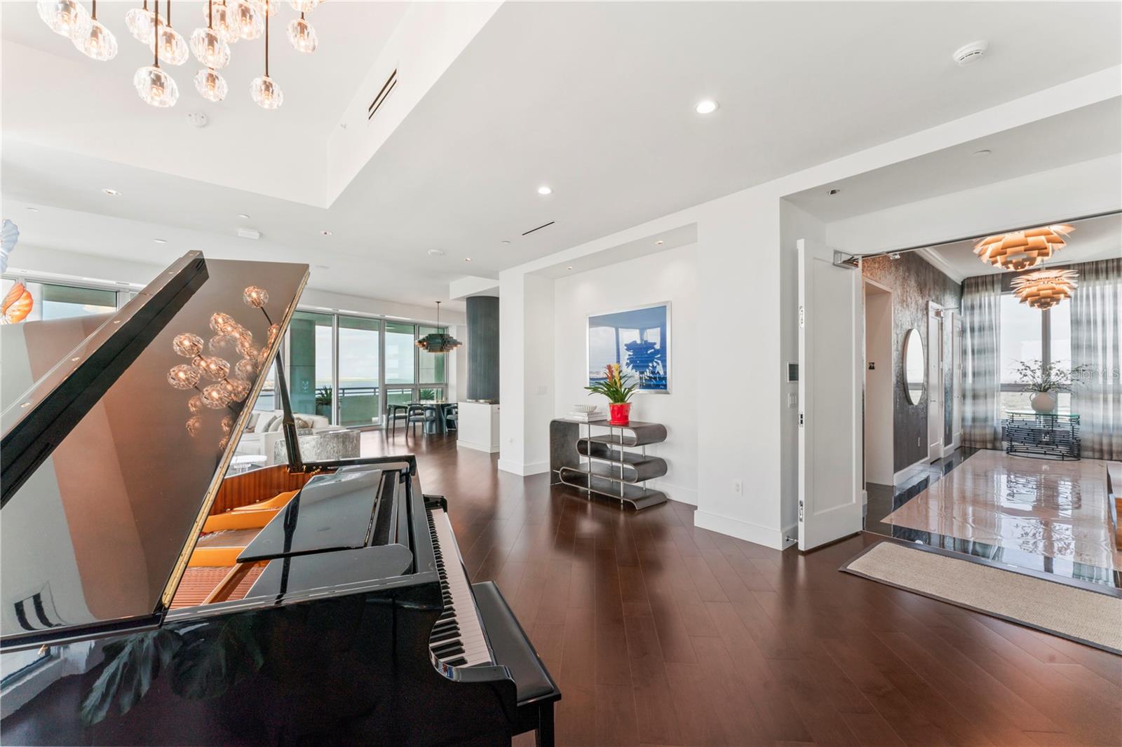 Image 15 of 99 For 3401 Bayshore Boulevard 2500