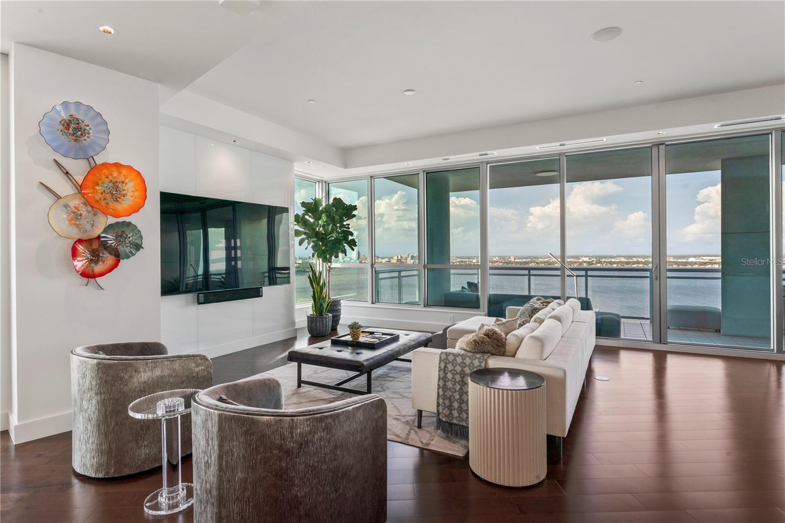 Image 3 of 99 For 3401 Bayshore Boulevard 2500