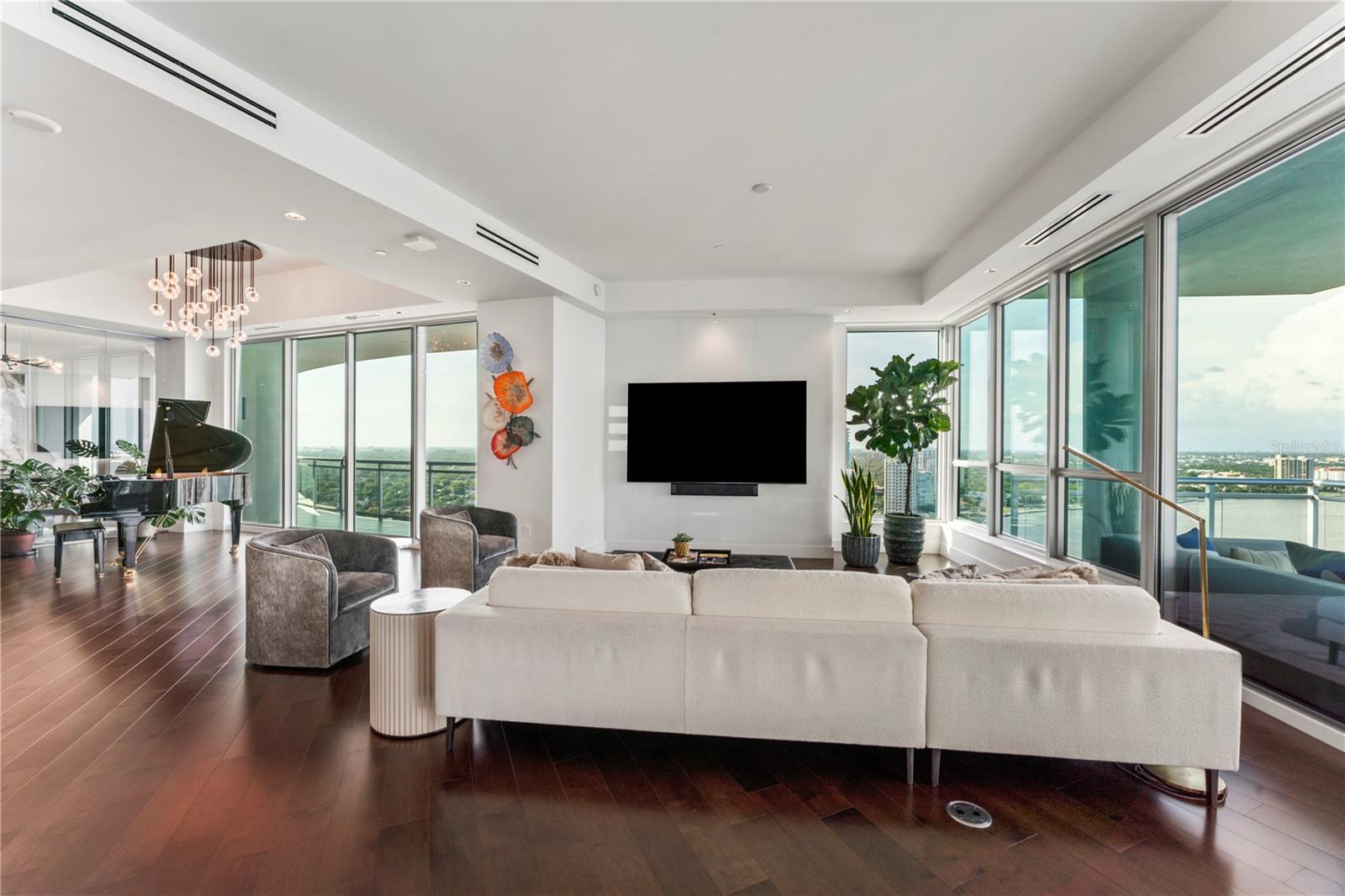 Image 35 of 99 For 3401 Bayshore Boulevard 2500