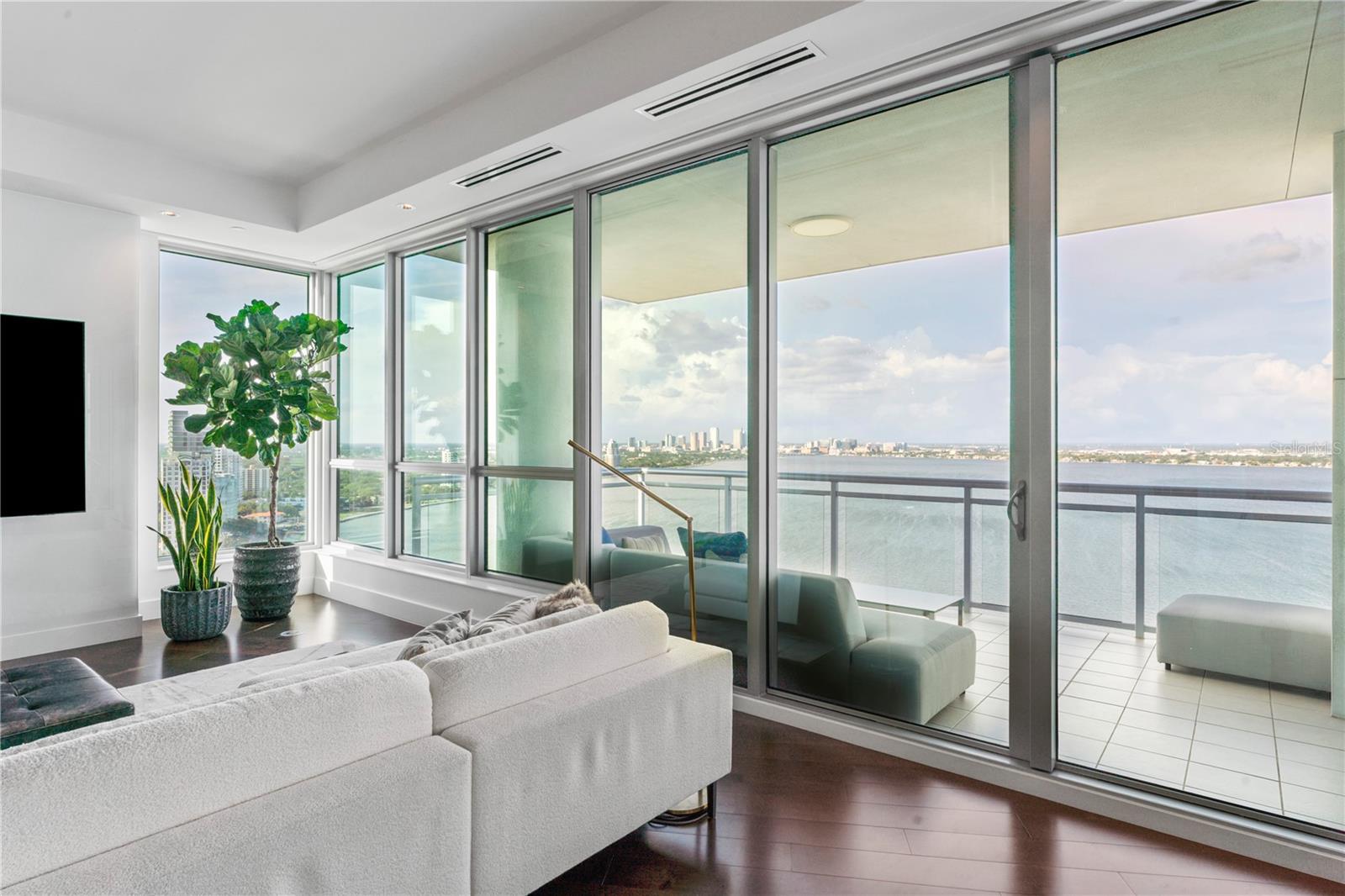 Image 40 of 99 For 3401 Bayshore Boulevard 2500