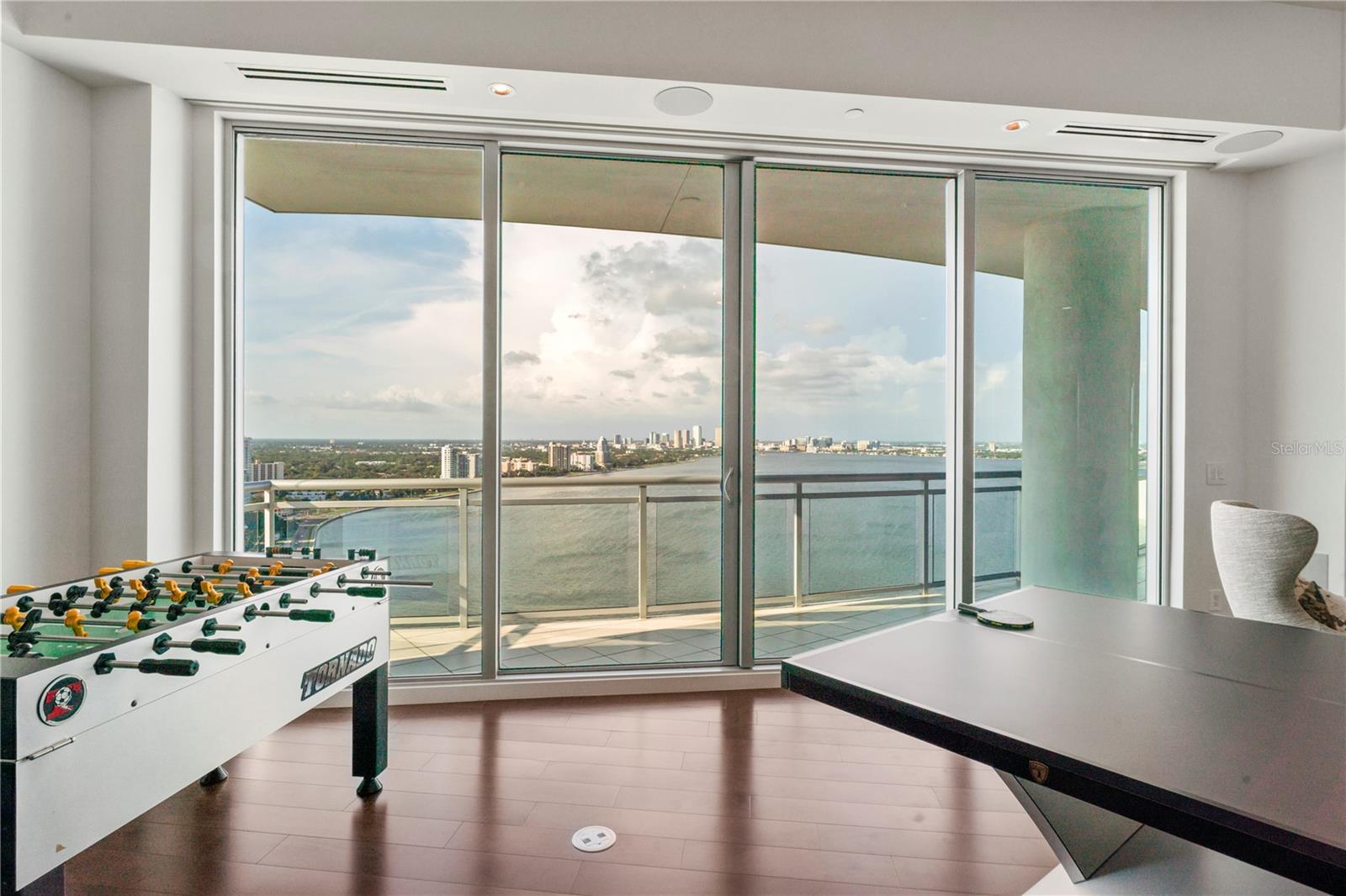 Image 47 of 99 For 3401 Bayshore Boulevard 2500