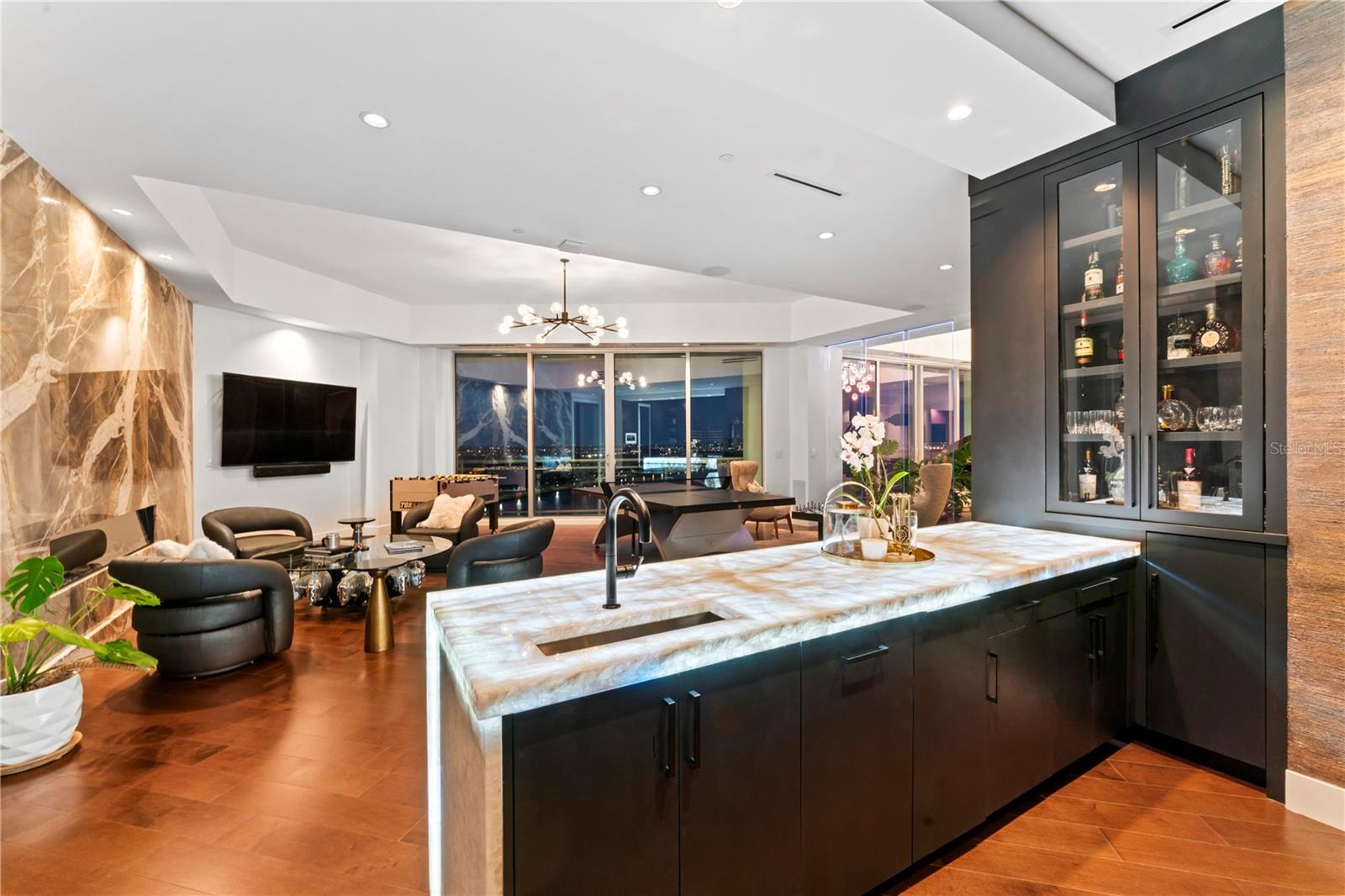 Image 50 of 99 For 3401 Bayshore Boulevard 2500