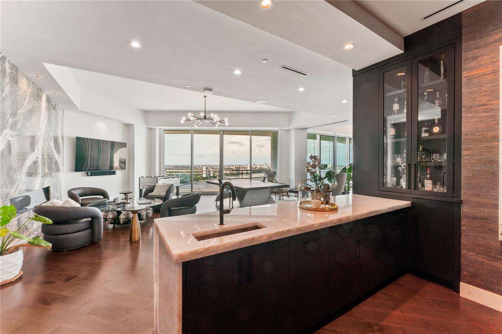 Image 53 of 99 For 3401 Bayshore Boulevard 2500