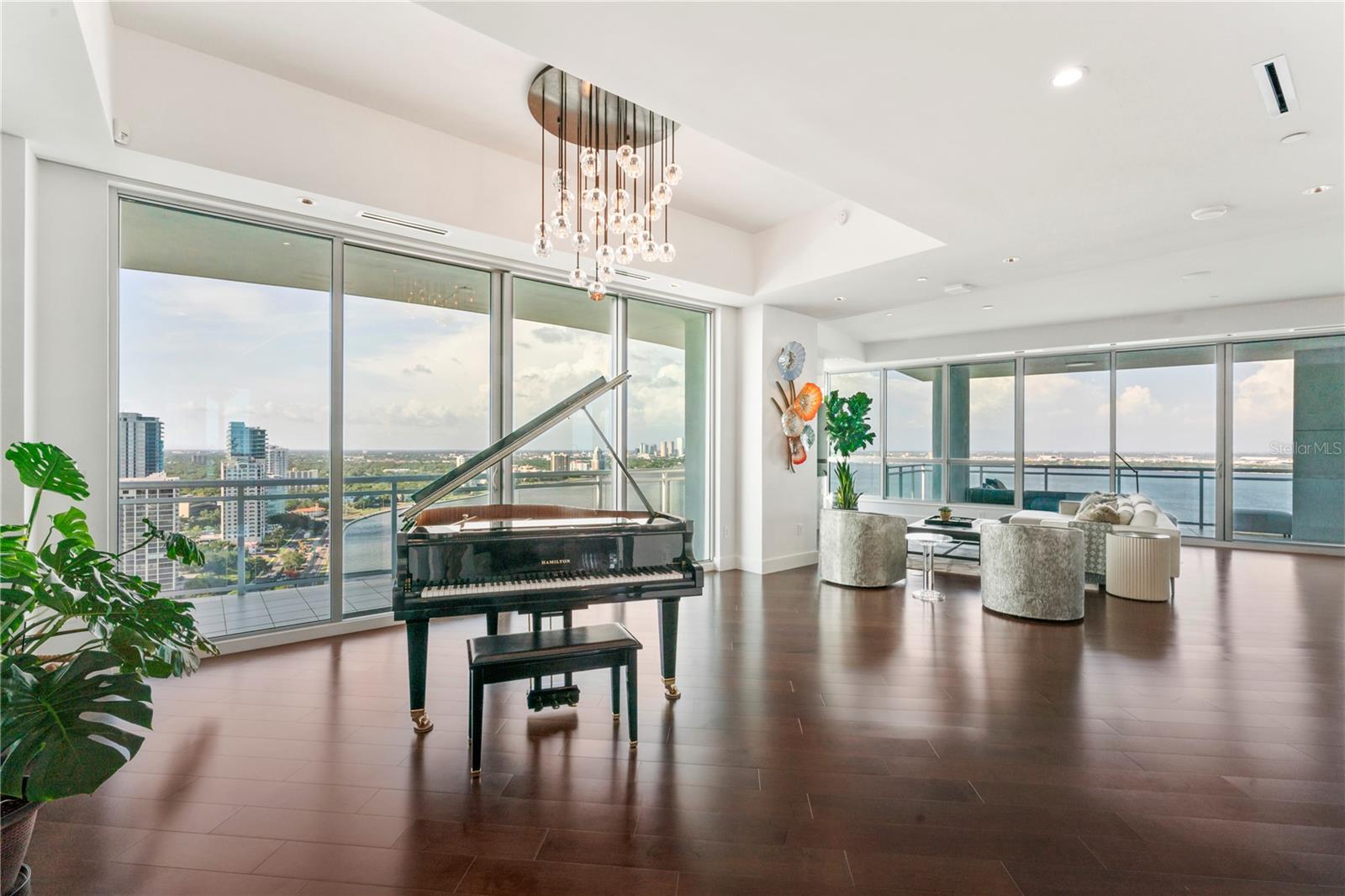 Image 8 of 99 For 3401 Bayshore Boulevard 2500