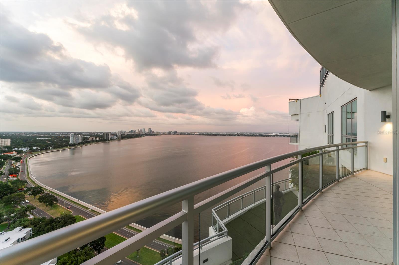Image 90 of 99 For 3401 Bayshore Boulevard 2500