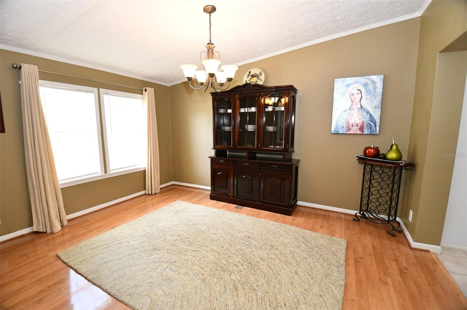 Listing photo id 12 for 30529 Eastport Drive