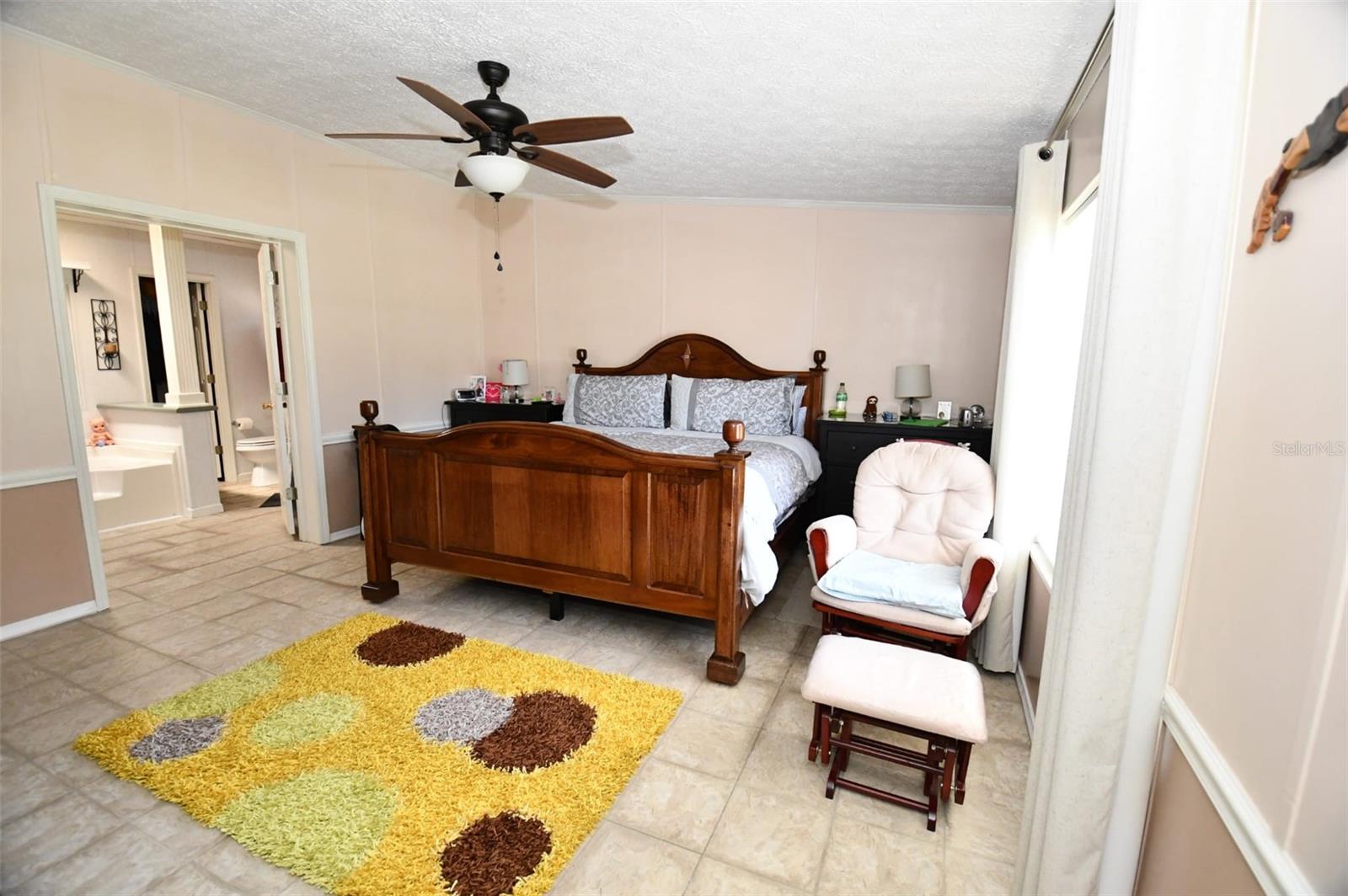 Listing photo id 14 for 30529 Eastport Drive