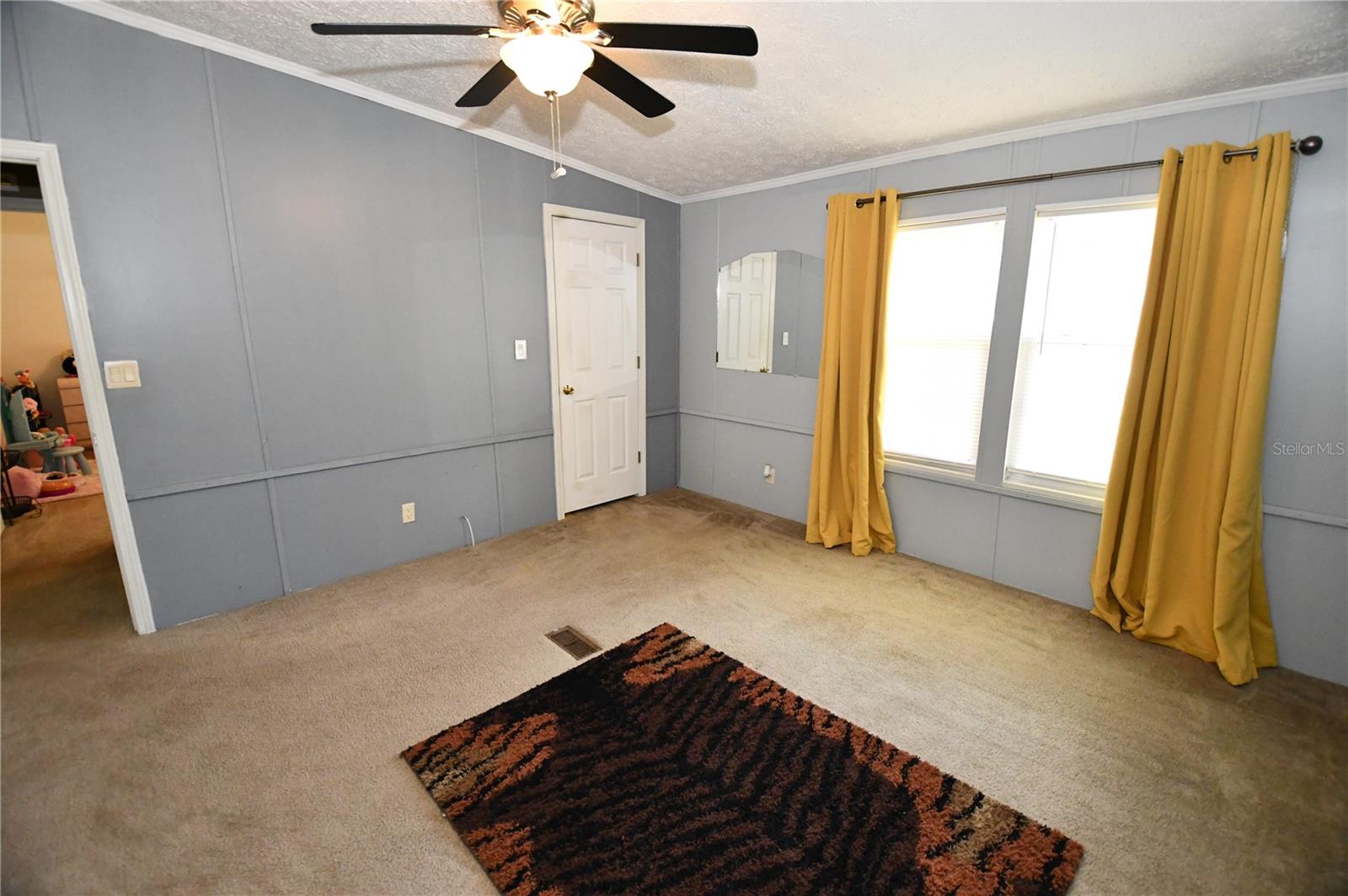 Listing photo id 25 for 30529 Eastport Drive