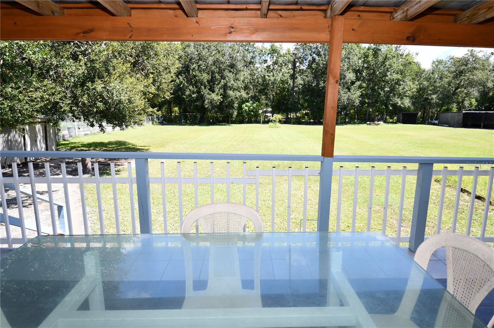Listing photo id 30 for 30529 Eastport Drive