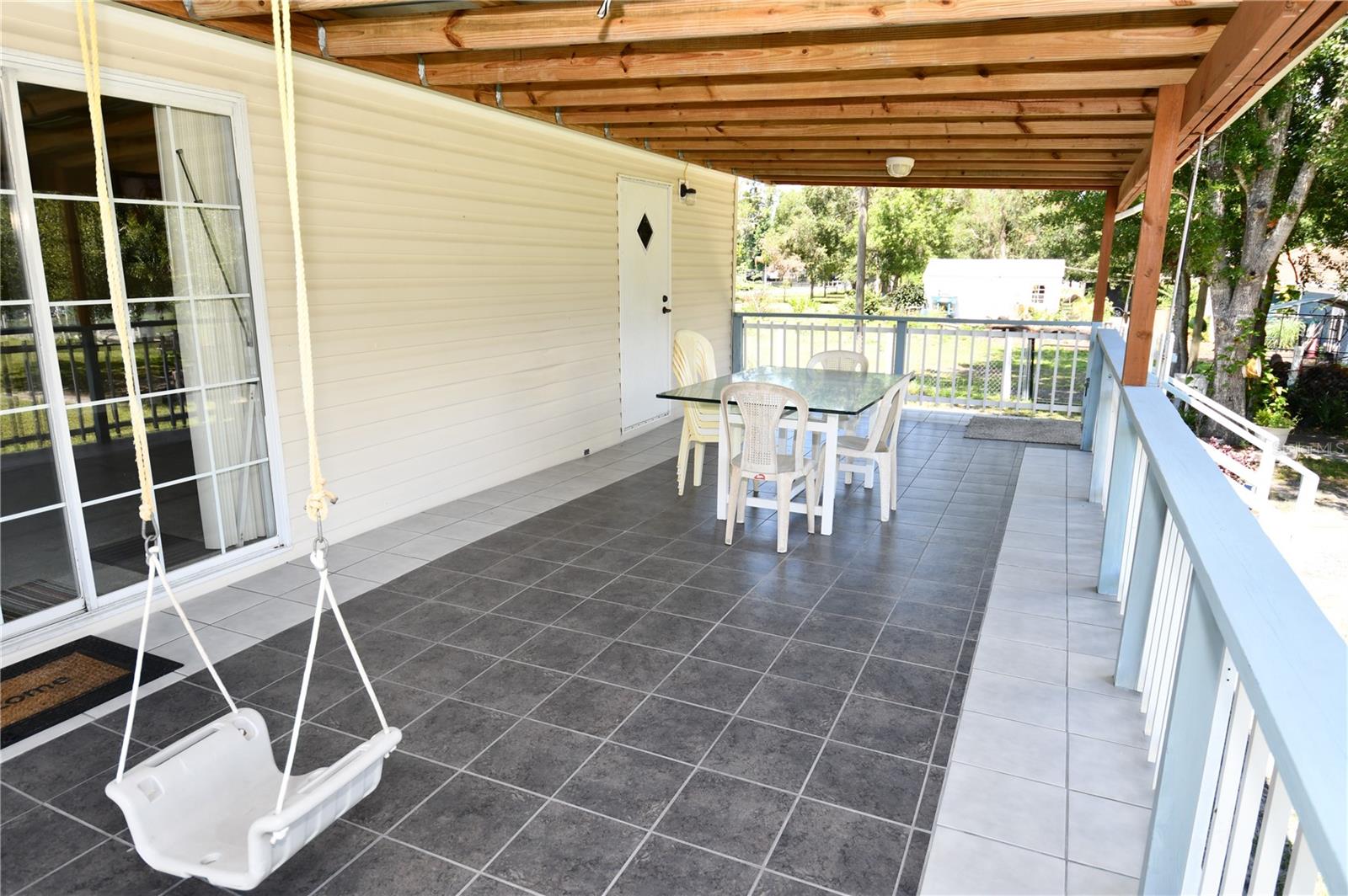 Listing photo id 31 for 30529 Eastport Drive