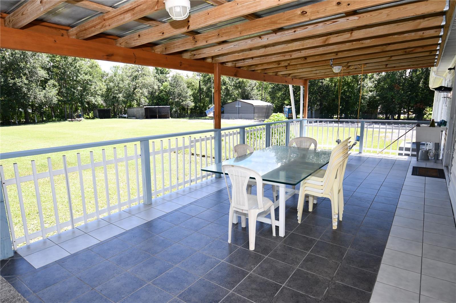 Listing photo id 33 for 30529 Eastport Drive
