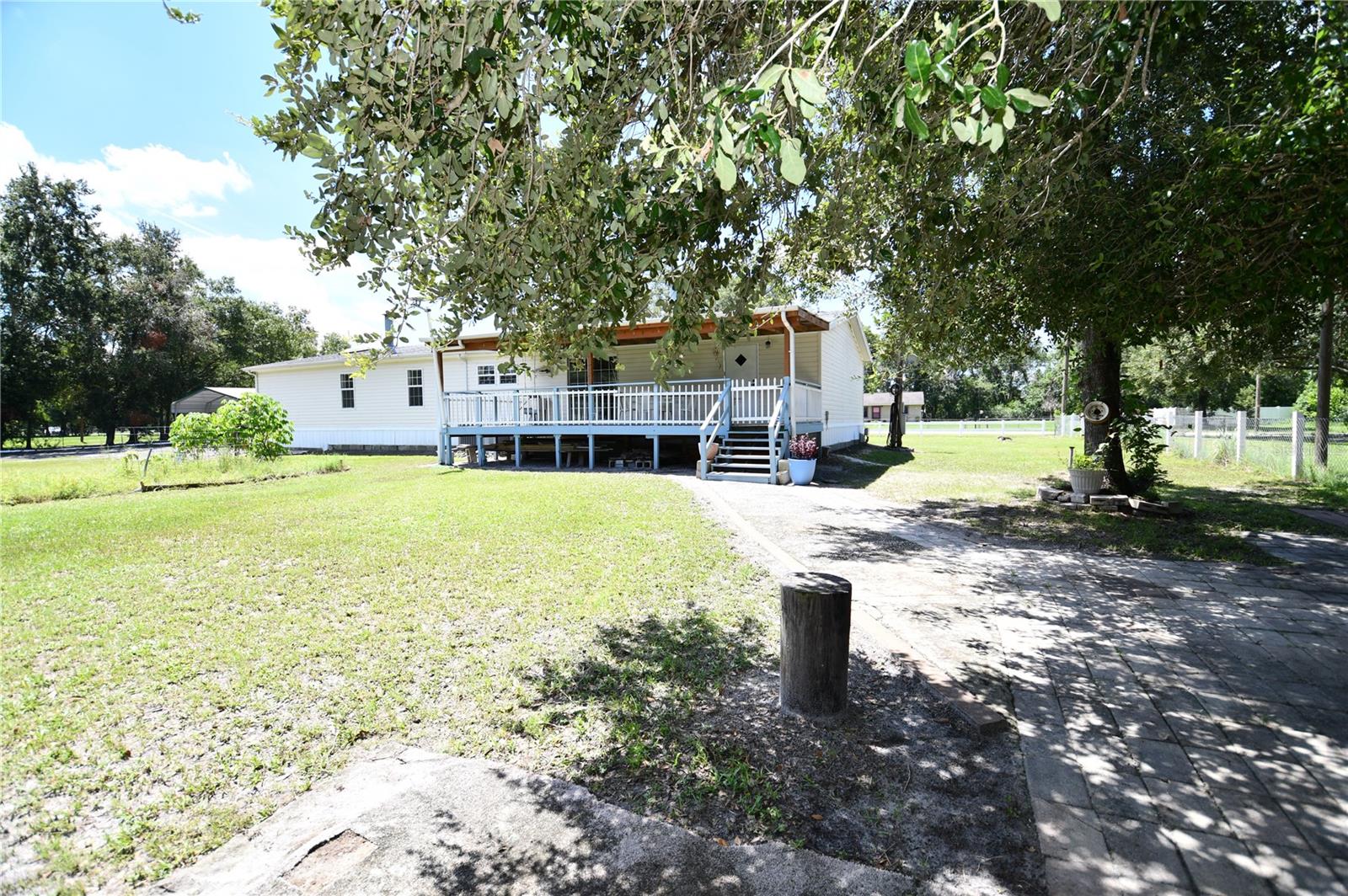 Listing photo id 40 for 30529 Eastport Drive