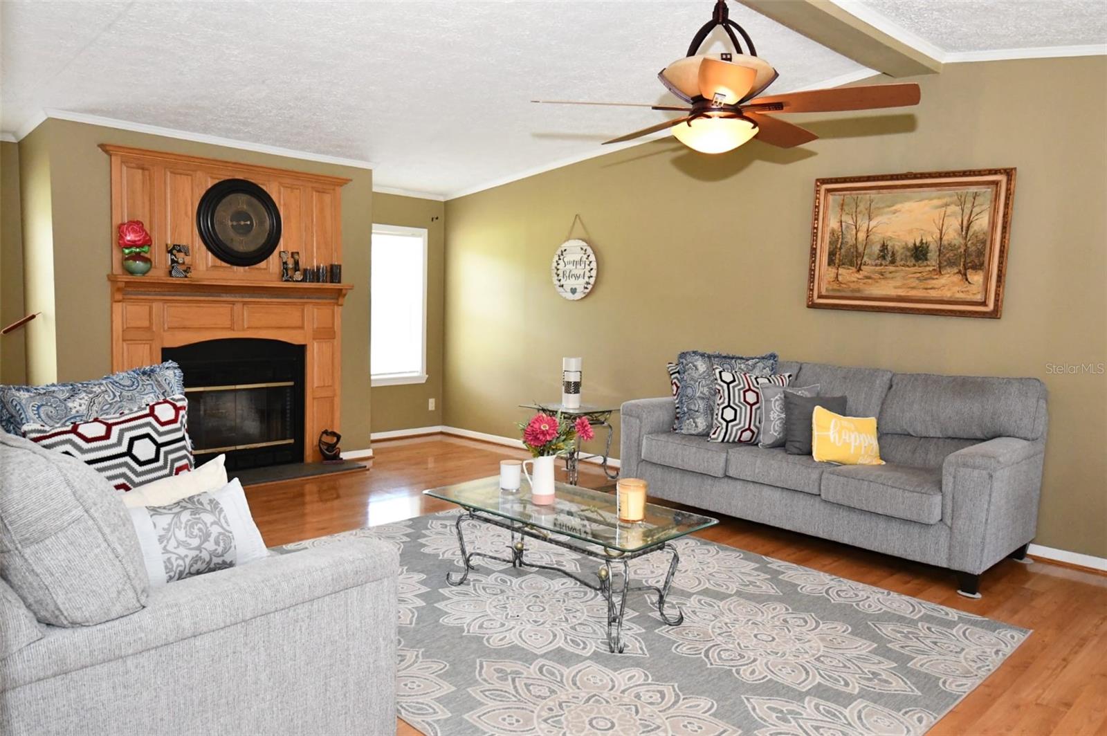 Listing photo id 6 for 30529 Eastport Drive
