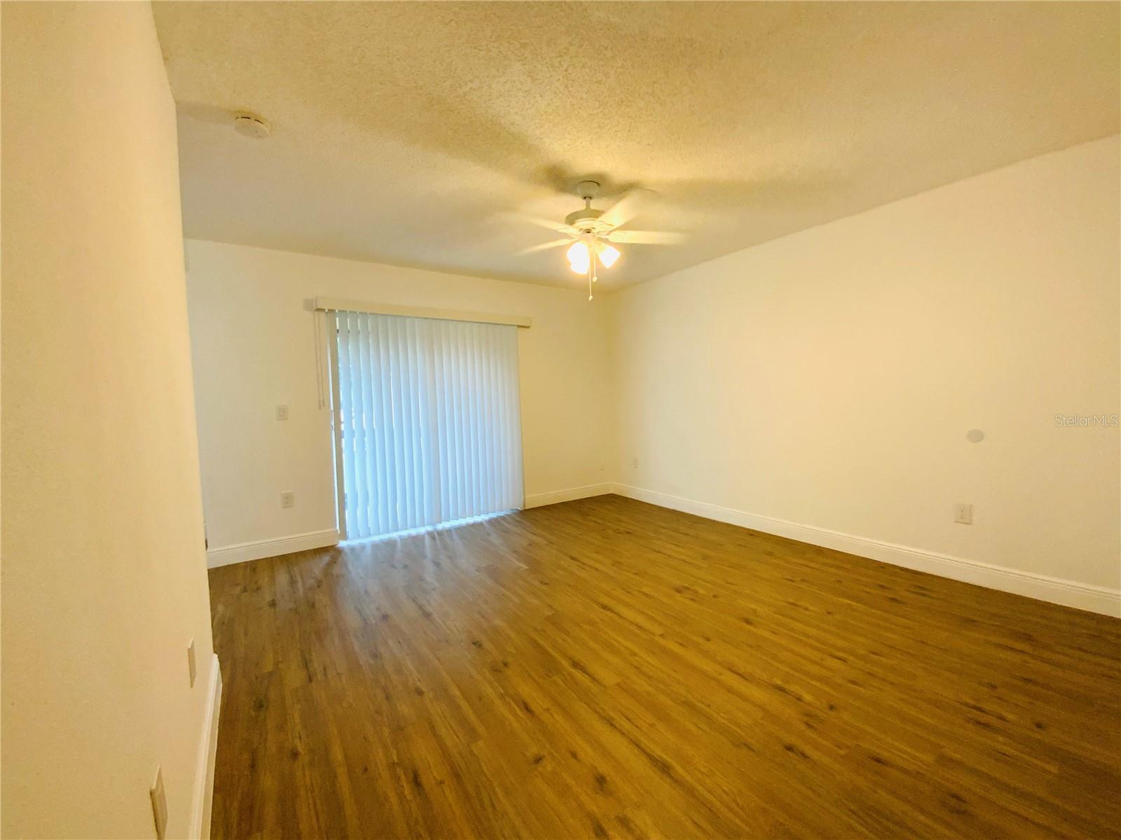 Listing photo id 0 for 305 Wellington Court 62