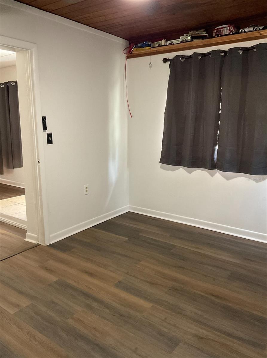 Listing photo id 2 for 13216 Curley Road