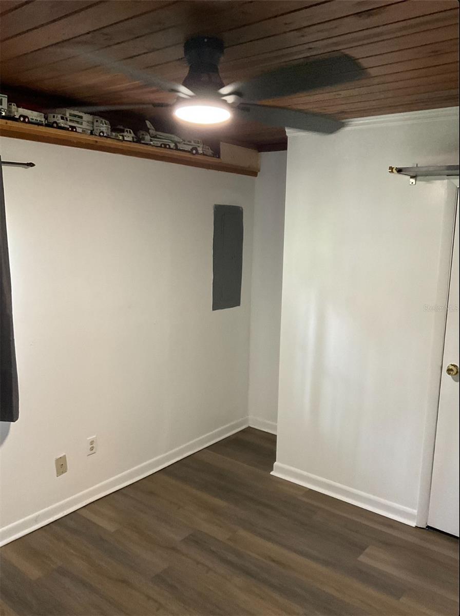 Listing photo id 3 for 13216 Curley Road