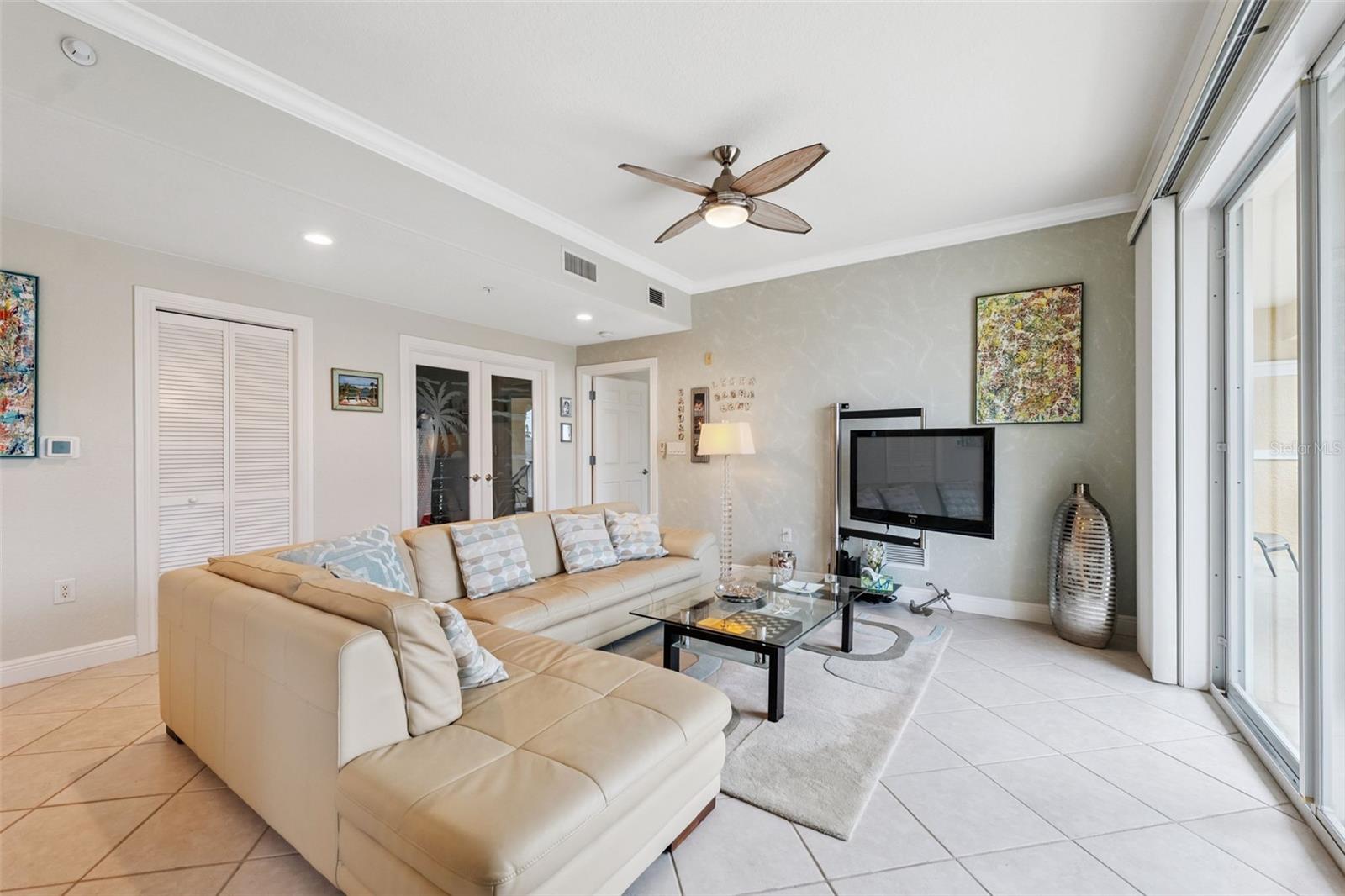 Image 23 of 82 For 700 Osceola Avenue 305