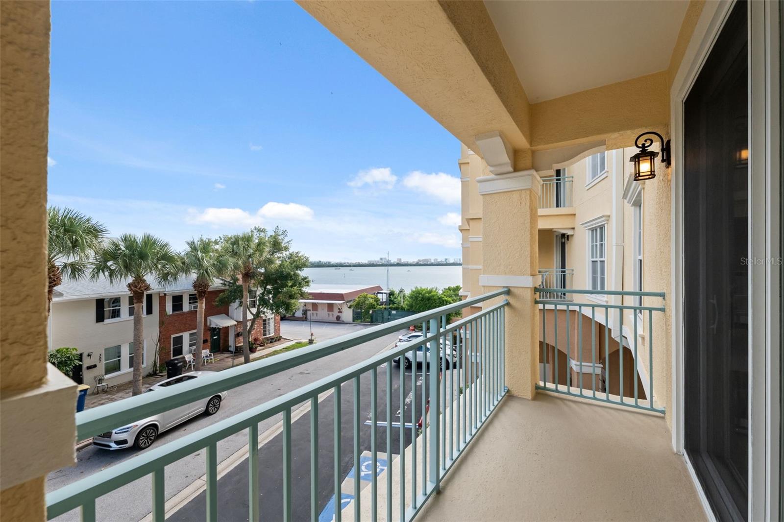 Image 47 of 82 For 700 Osceola Avenue 305
