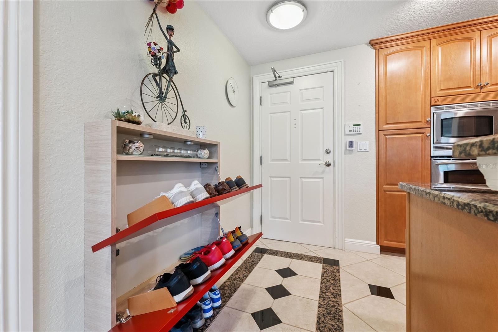 Image 6 of 82 For 700 Osceola Avenue 305