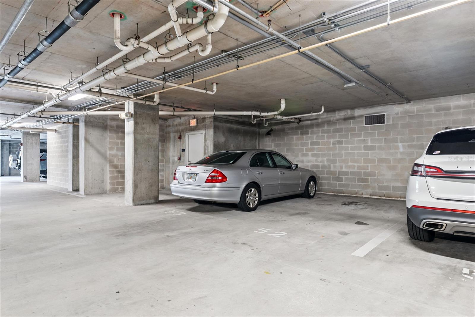 Image 61 of 82 For 700 Osceola Avenue 305