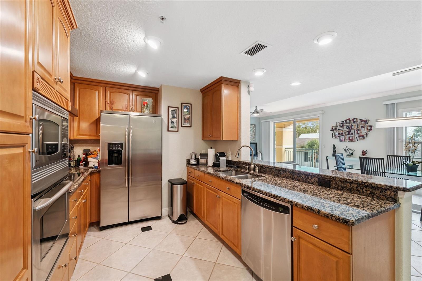 Image 7 of 82 For 700 Osceola Avenue 305