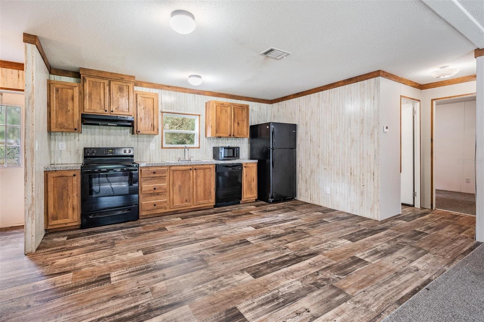 Image 6 of 32 For 34930 Emily Drive