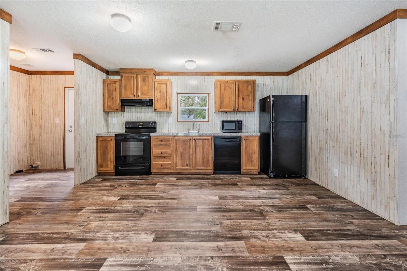 Image 7 of 32 For 34930 Emily Drive