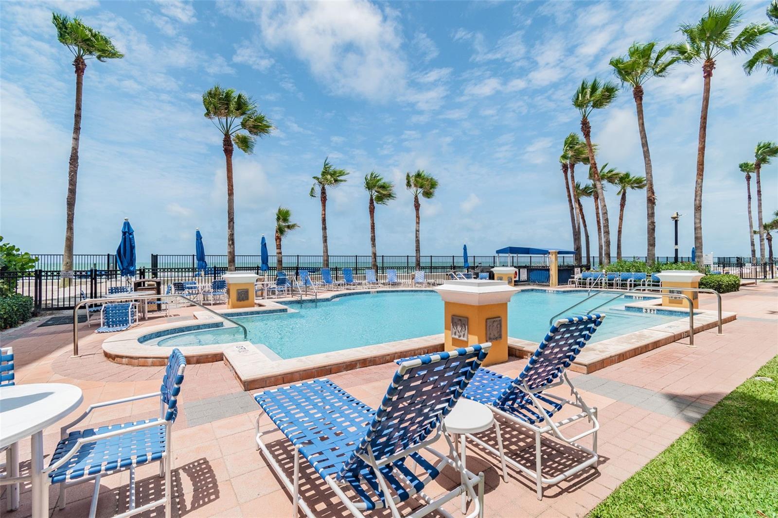Image 11 of 74 For 16750 Gulf Boulevard 414