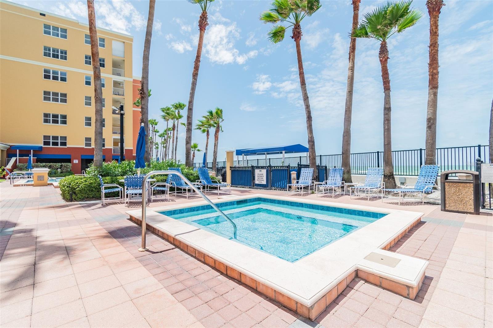 Image 13 of 74 For 16750 Gulf Boulevard 414