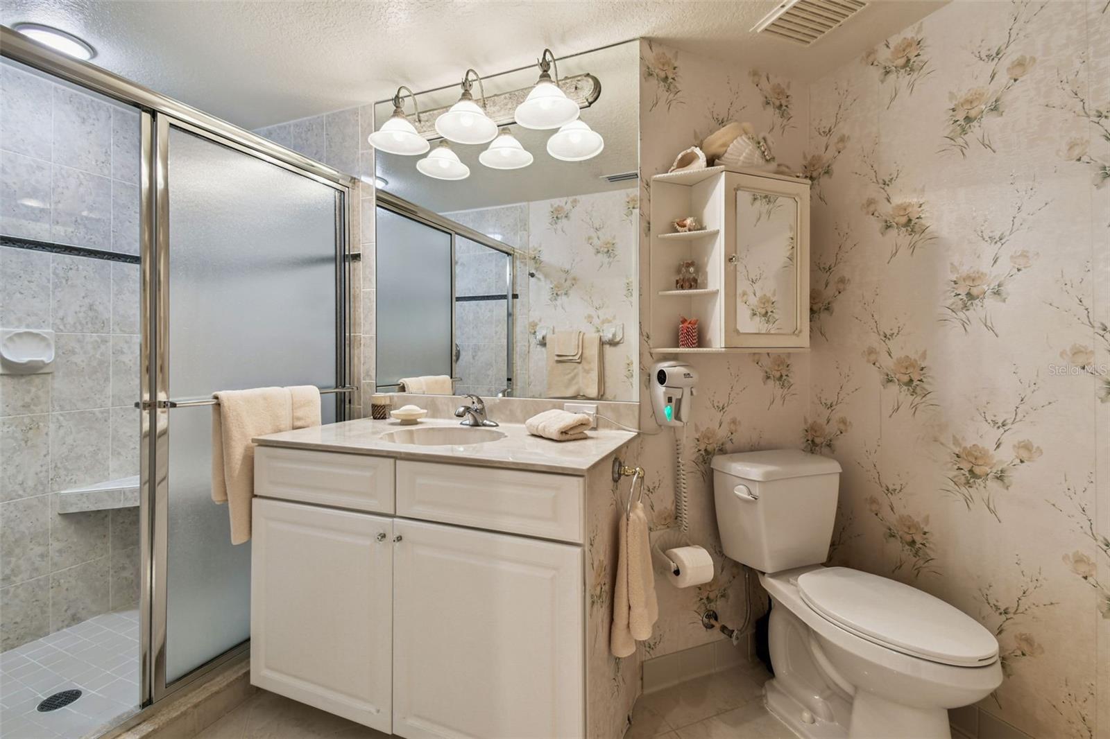 Image 24 of 74 For 16750 Gulf Boulevard 414