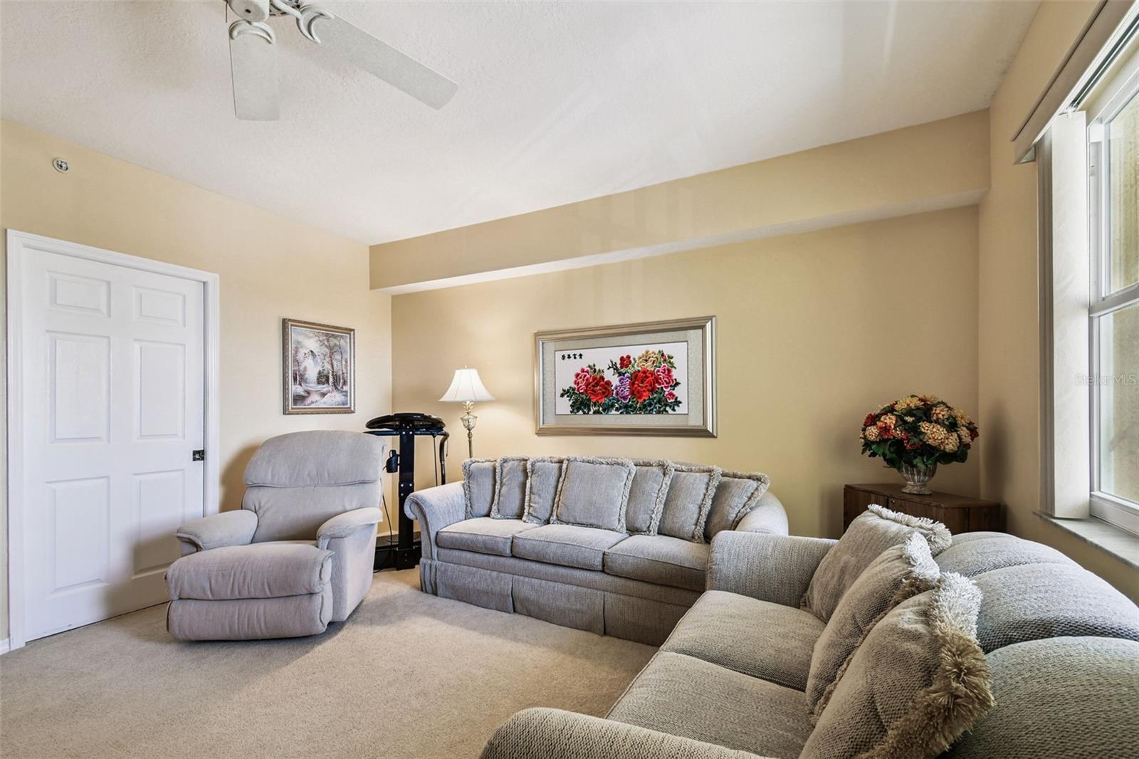 Image 29 of 74 For 16750 Gulf Boulevard 414