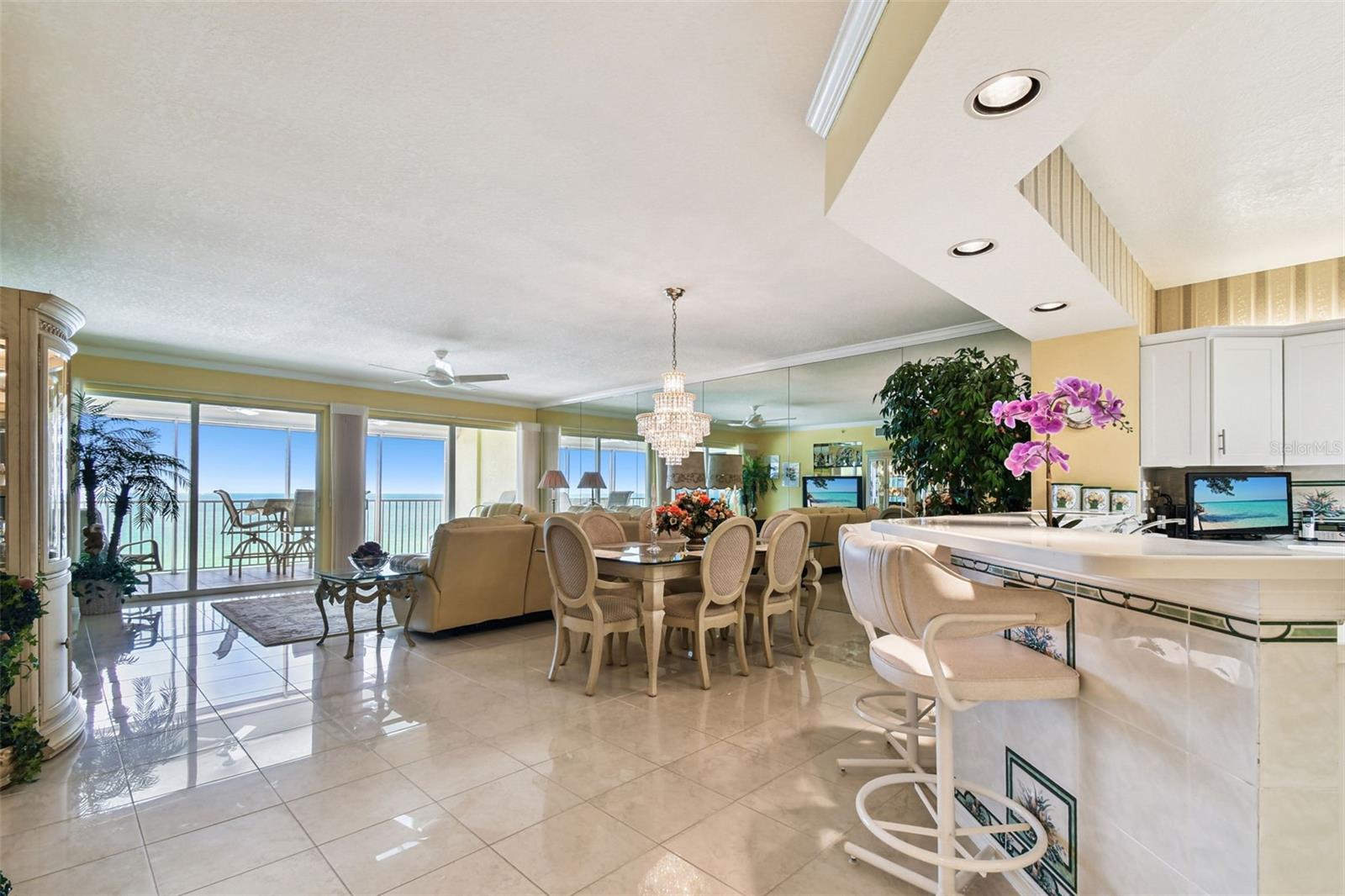 Image 33 of 74 For 16750 Gulf Boulevard 414
