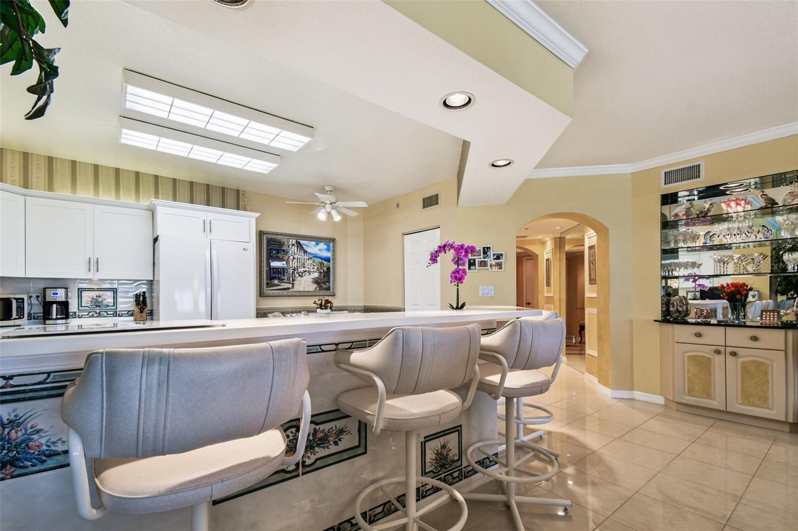 Image 37 of 74 For 16750 Gulf Boulevard 414