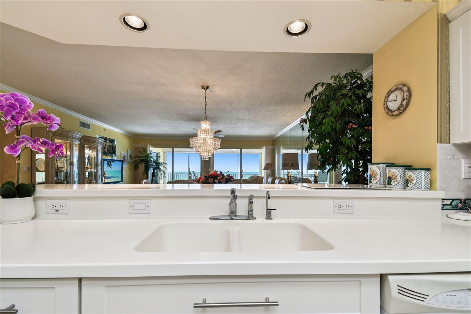 Image 43 of 74 For 16750 Gulf Boulevard 414