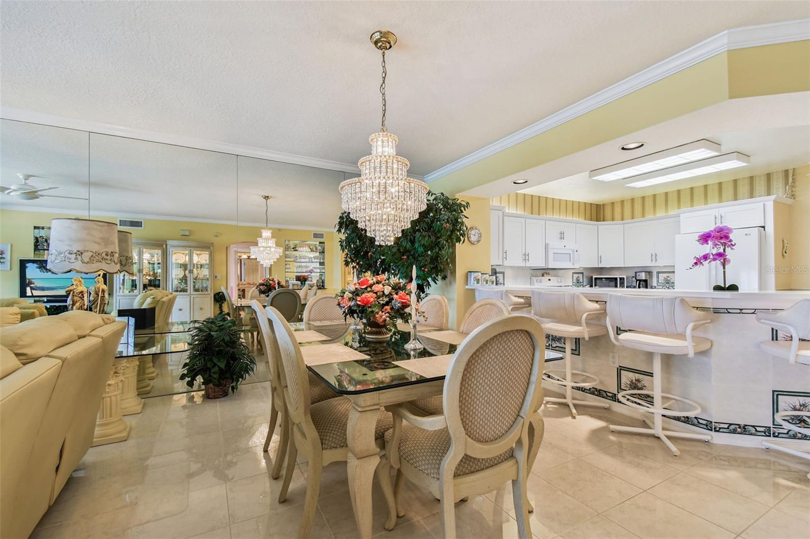 Image 45 of 74 For 16750 Gulf Boulevard 414
