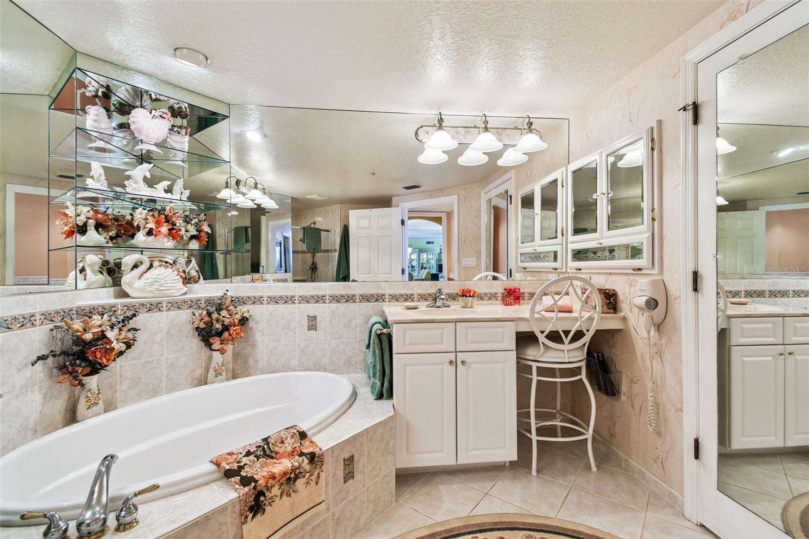Image 59 of 74 For 16750 Gulf Boulevard 414