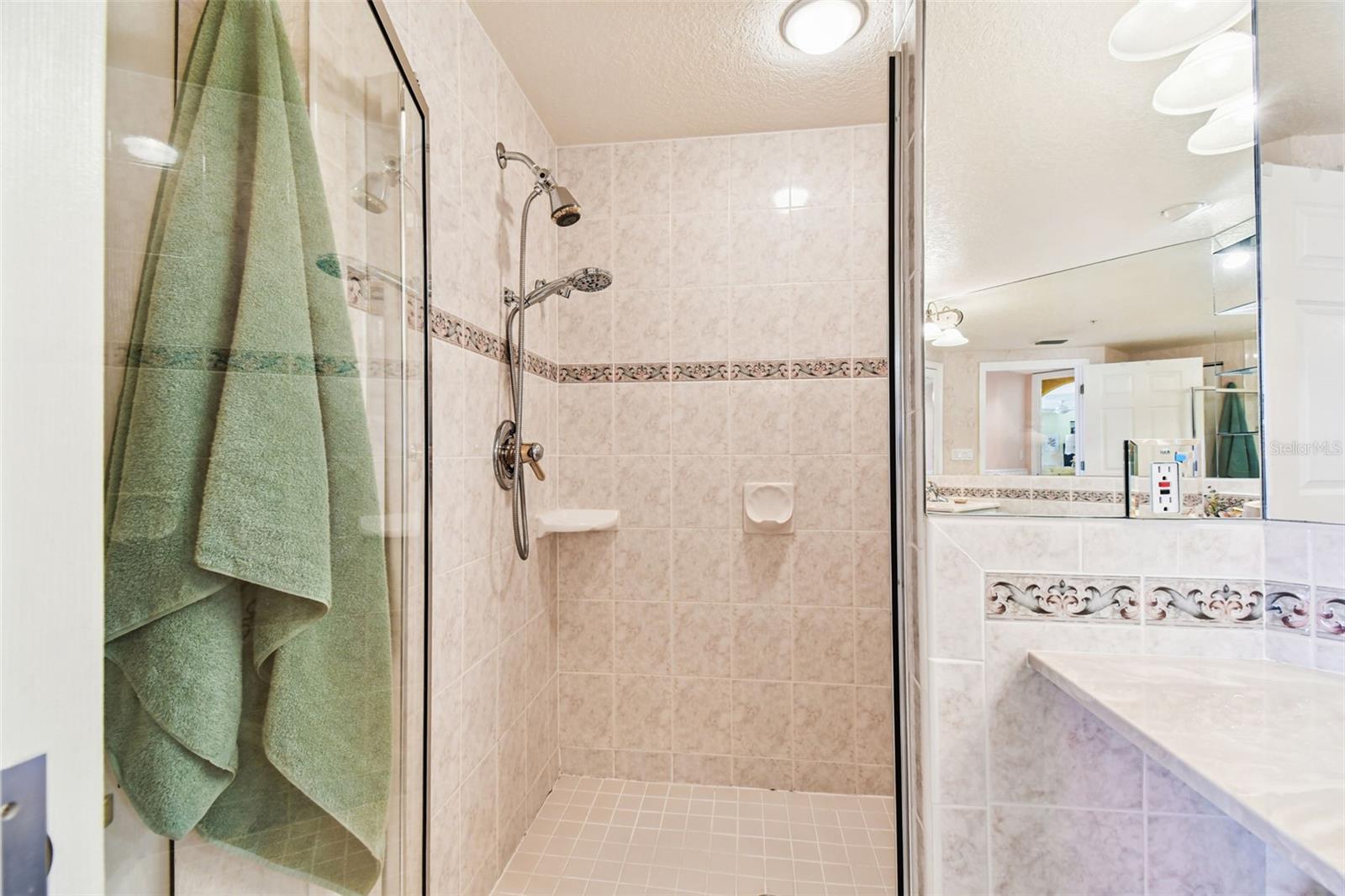 Image 61 of 74 For 16750 Gulf Boulevard 414