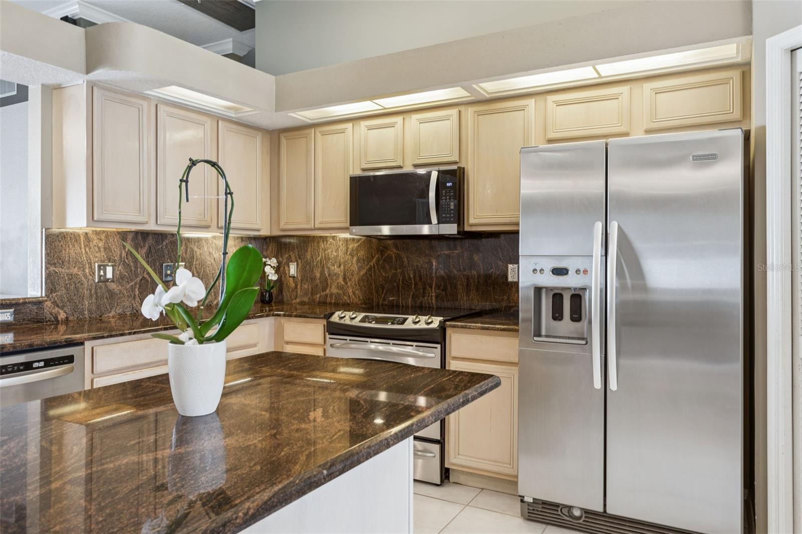 Listing photo id 8 for 10020 Cypress Shadow Avenue