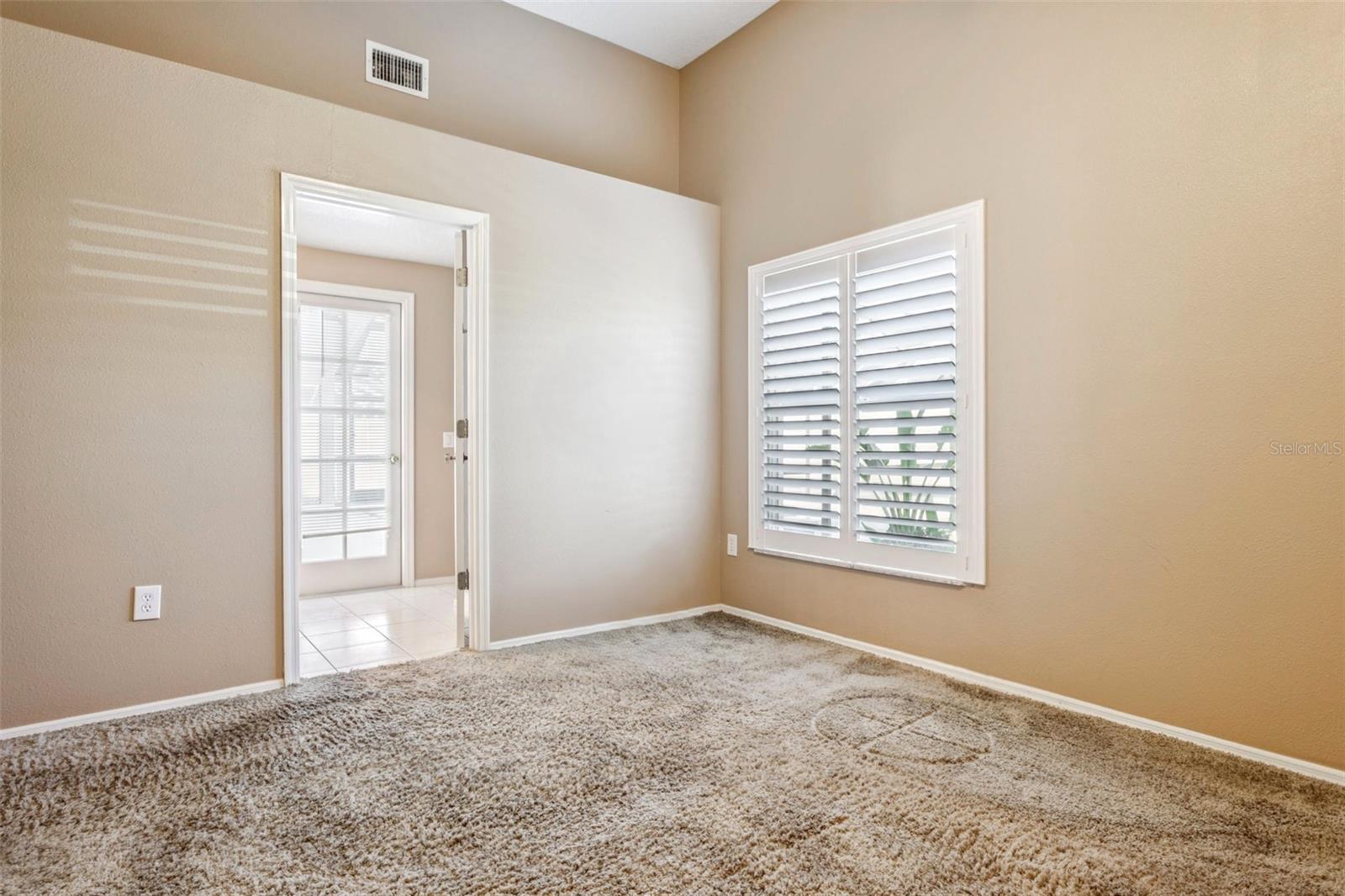 Listing photo id 23 for 10020 Cypress Shadow Avenue