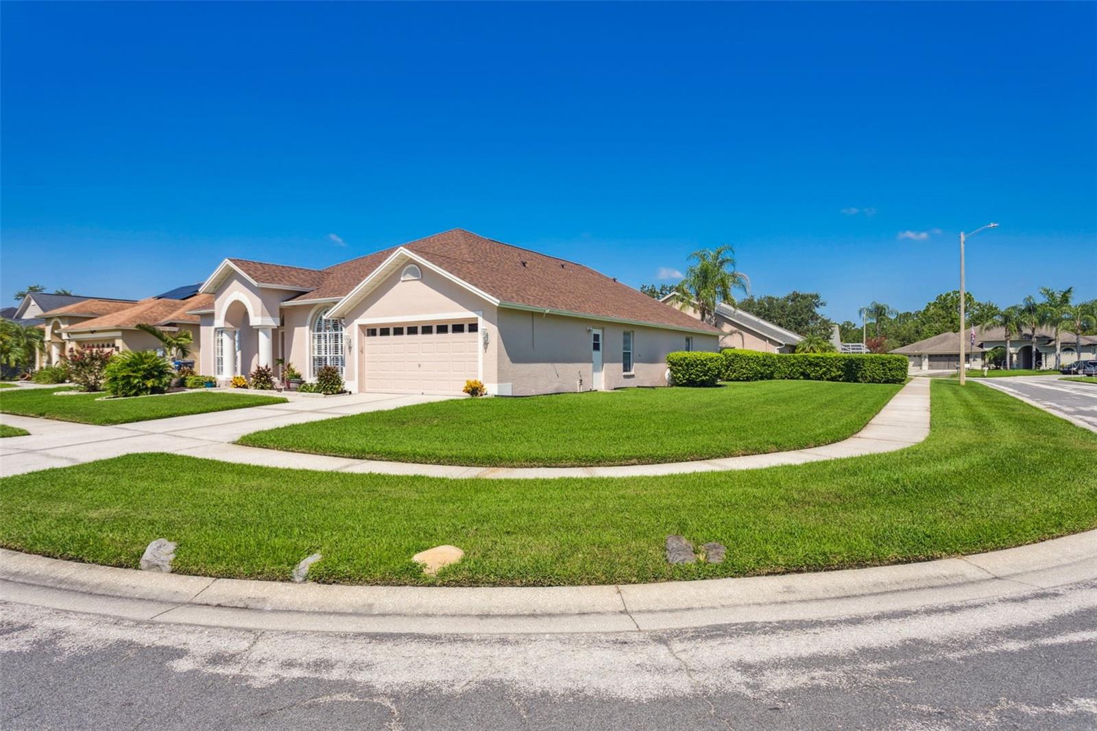 Listing photo id 2 for 10020 Cypress Shadow Avenue