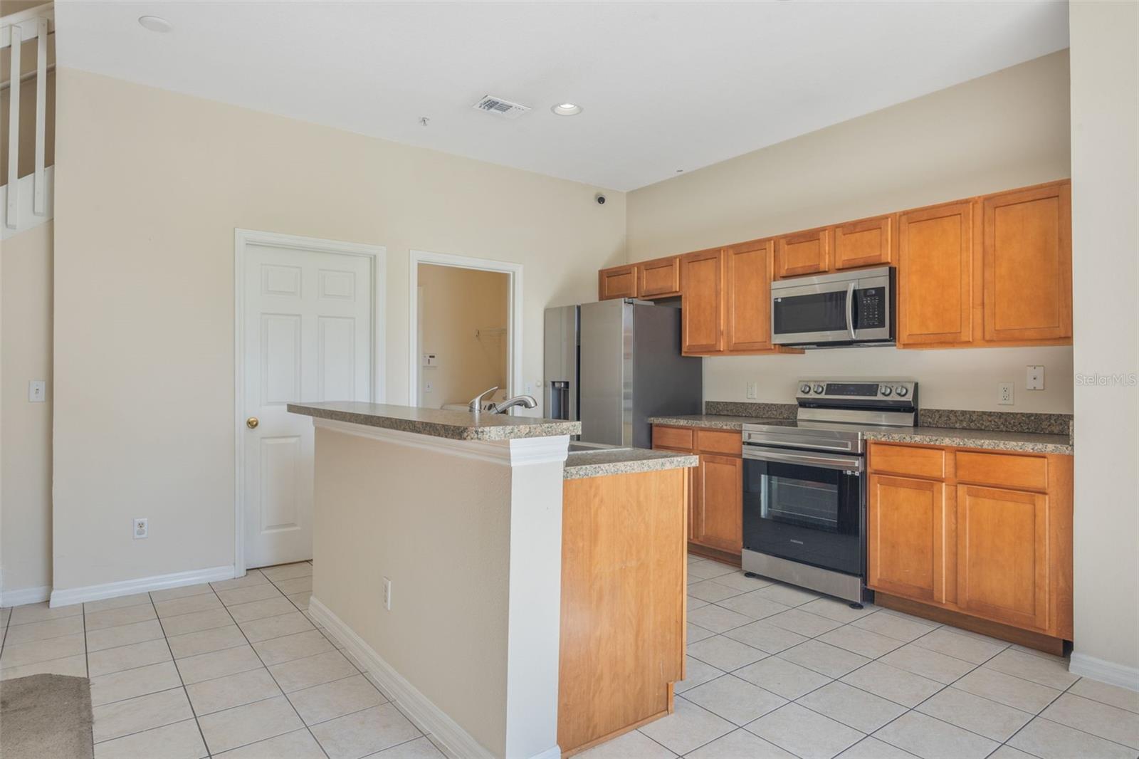 Image 17 of 35 For 10036 Moorshire Circle