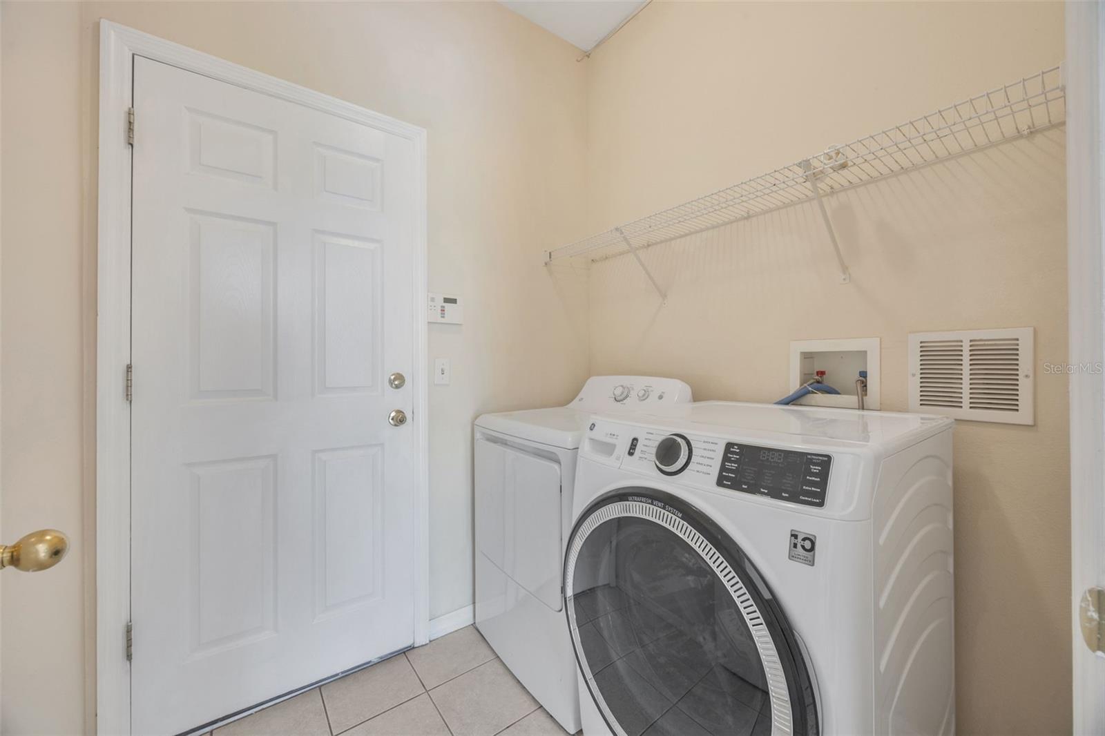 Image 19 of 35 For 10036 Moorshire Circle