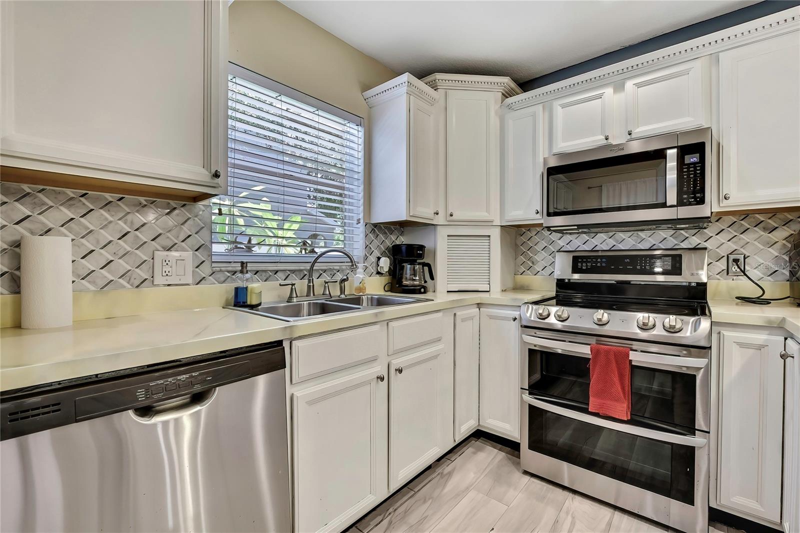 Image 17 of 44 For 12714 Tall Pine Drive