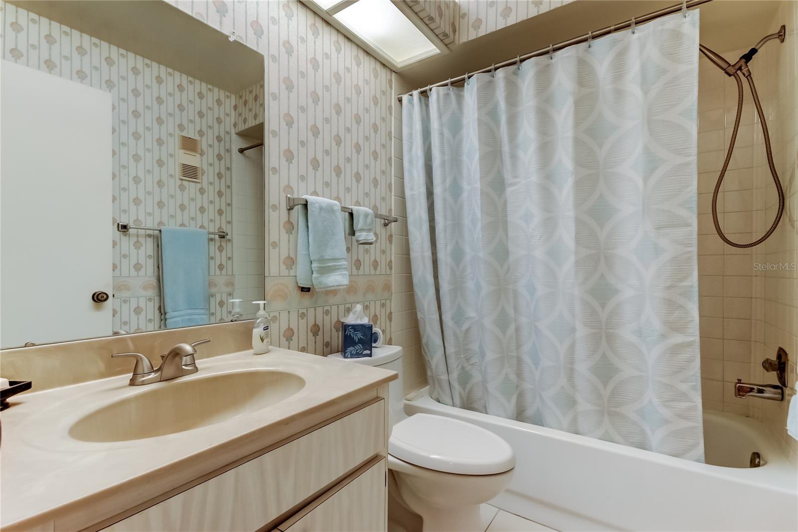 Image 32 of 47 For 2667 Sabal Springs Circle 101