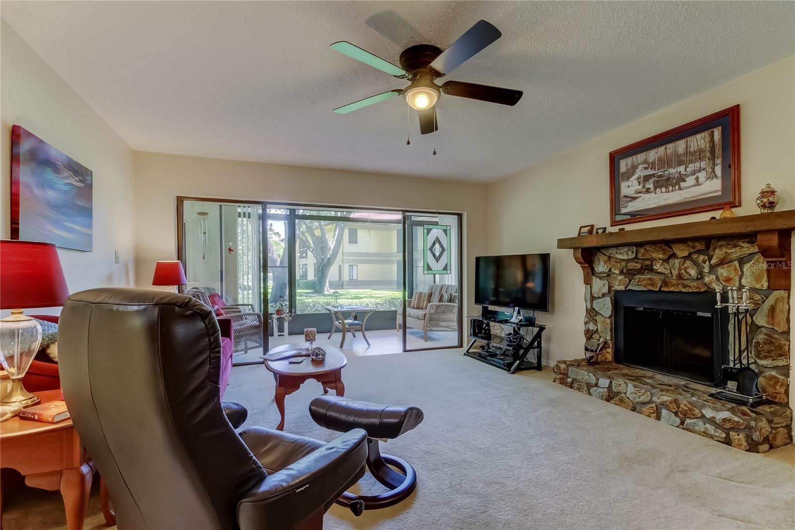 Image 5 of 47 For 2667 Sabal Springs Circle 101
