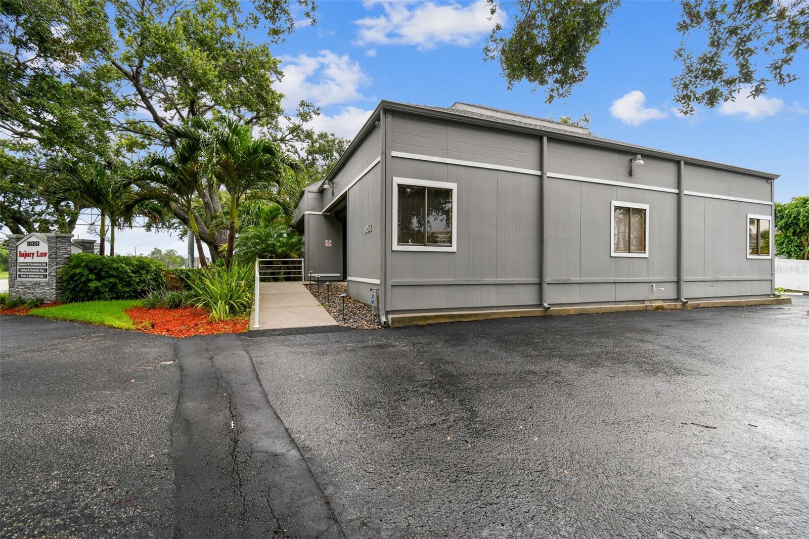 Image 2 of 21 For 10261 4th Street N