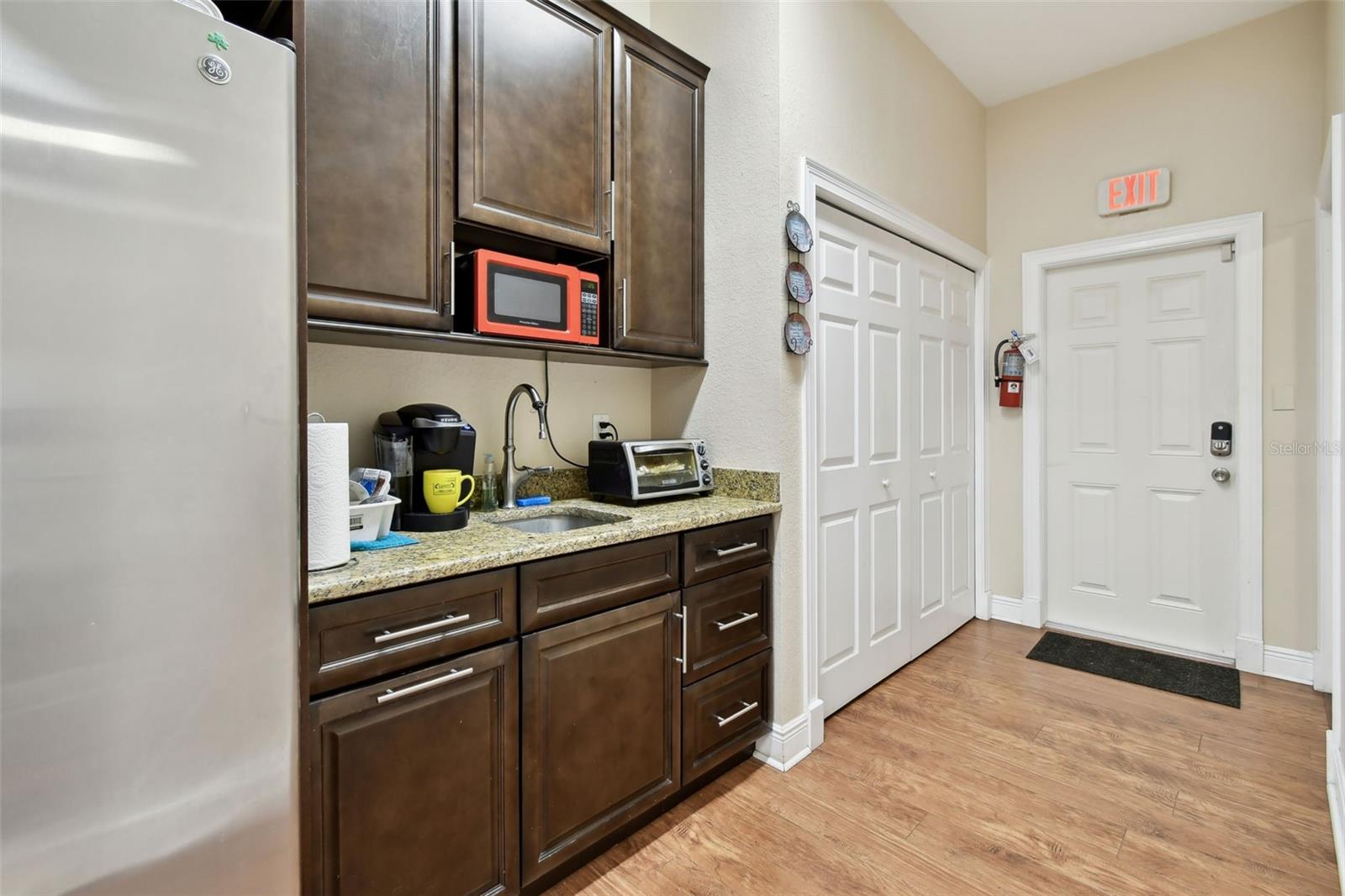 Image 20 of 21 For 10261 4th Street N